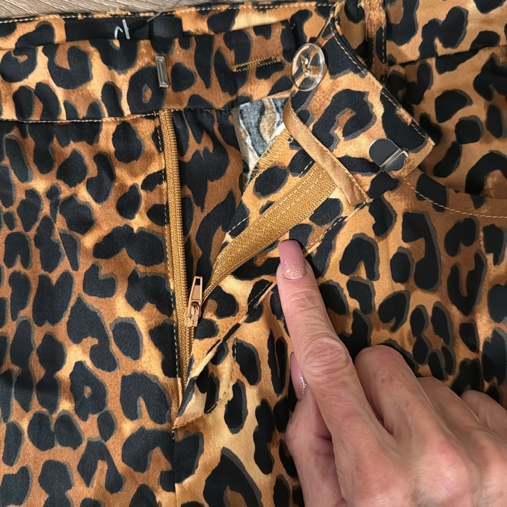 Lucy Paris Nahla Brown Leopard Print Straight Leg Pants Women's Sz XS NWT - Picture 6 of 6